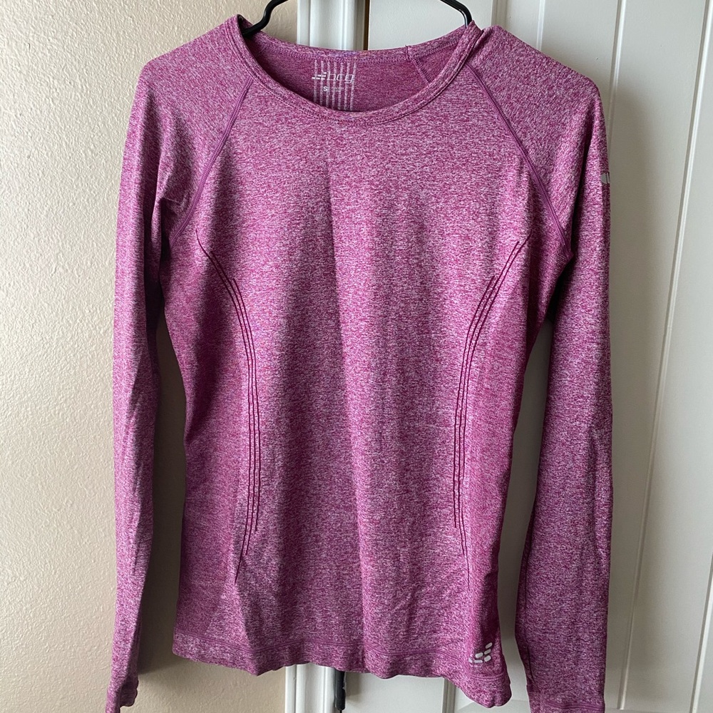 Fitted athletic tops